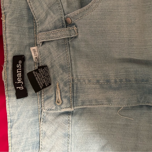 BLUE JEANS - Picture 2 of 4